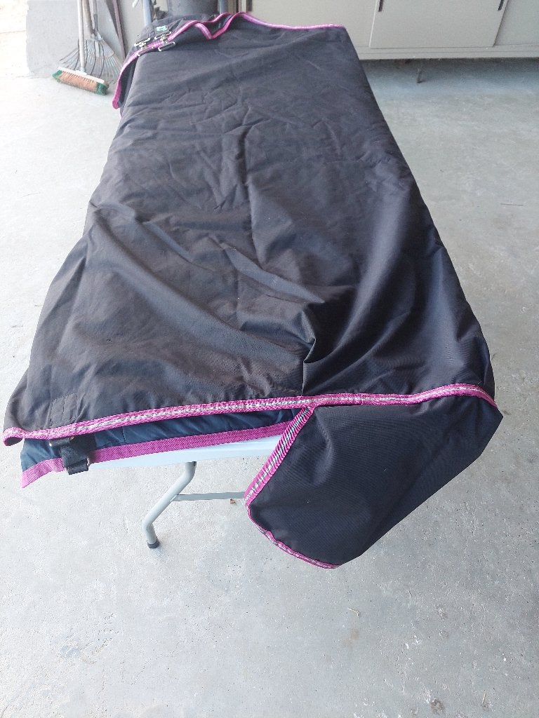 Winterdeken Horseware AMIGO, Dubbele borstsluiting, 200 g, Zo goed als nieuw, Nylon