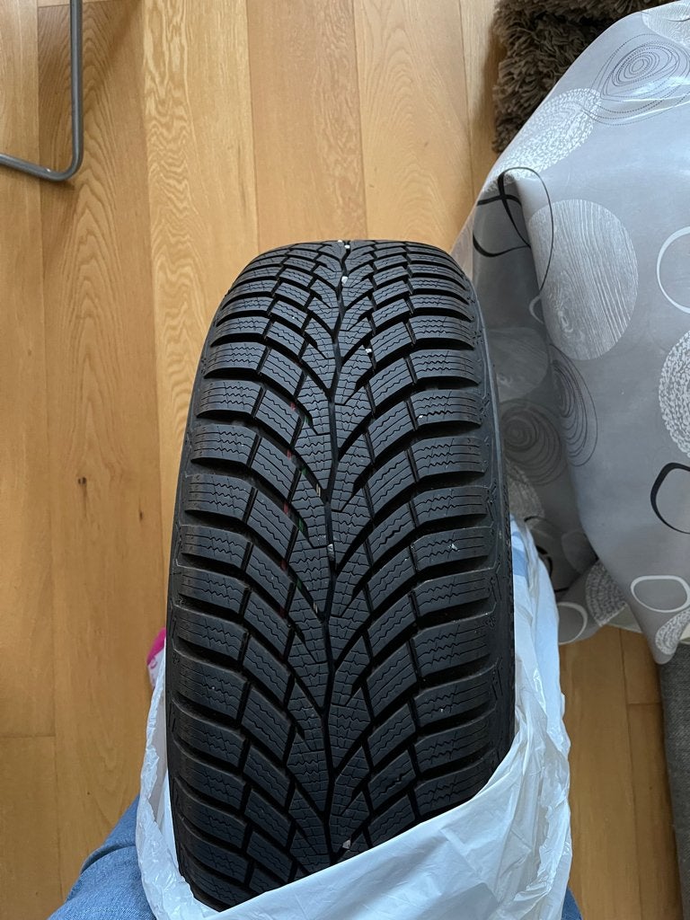 4 pneus neige, Autos : Pièces & Accessoires, Pneus & Jantes, Pneus hiver, 16 pouces, Véhicule de tourisme, 205 mm