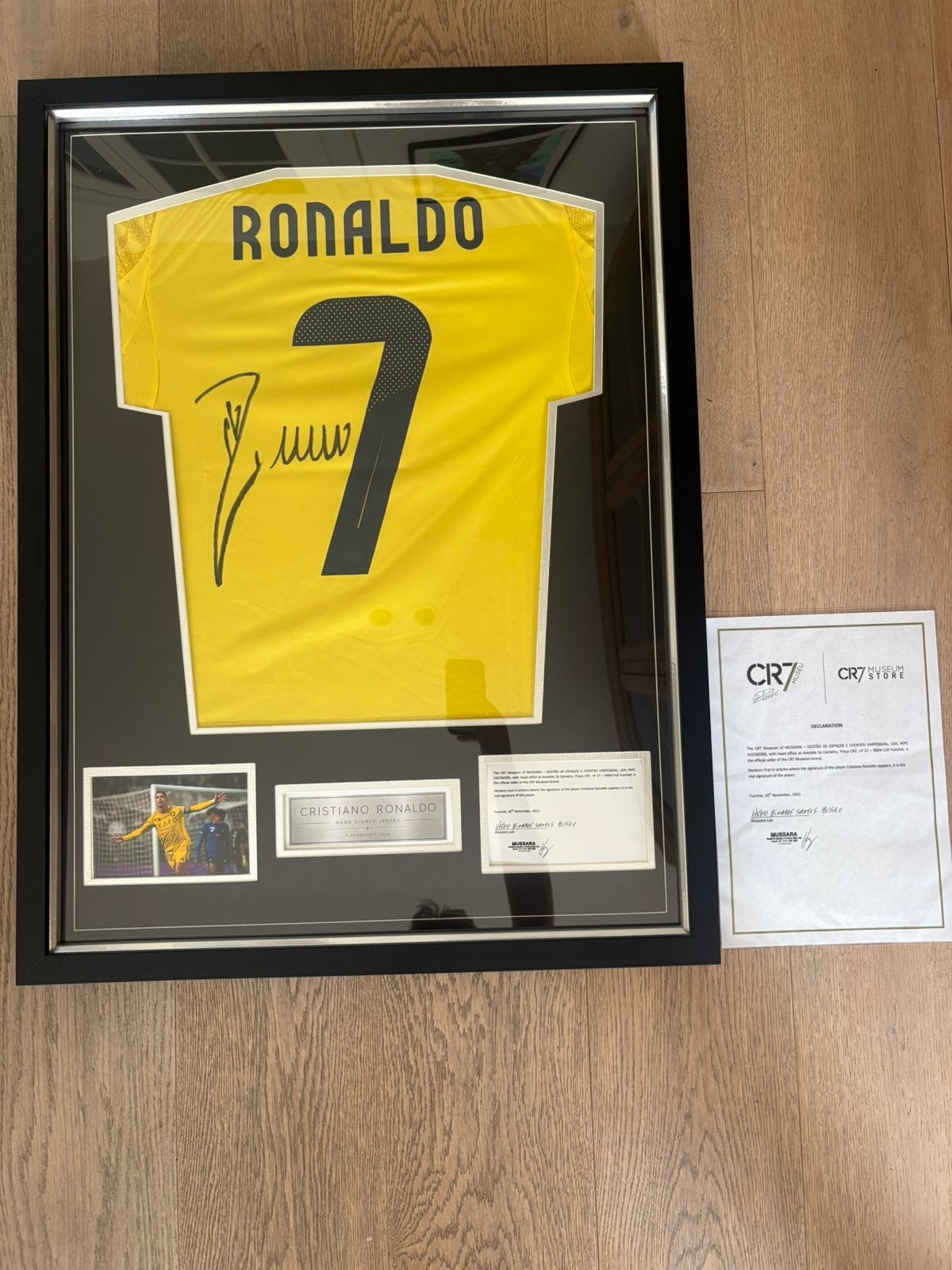 Chemise Cristiano Ronaldo signée à la main + certificat, Enlèvement ou Envoi, Comme neuf, Maillot