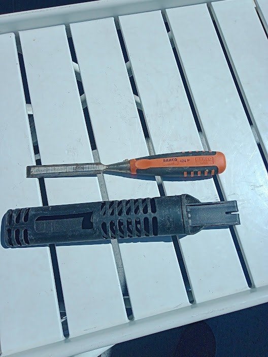 houtsteekbeitel 16mm van BAHCO + wetsteen 15€., Ophalen