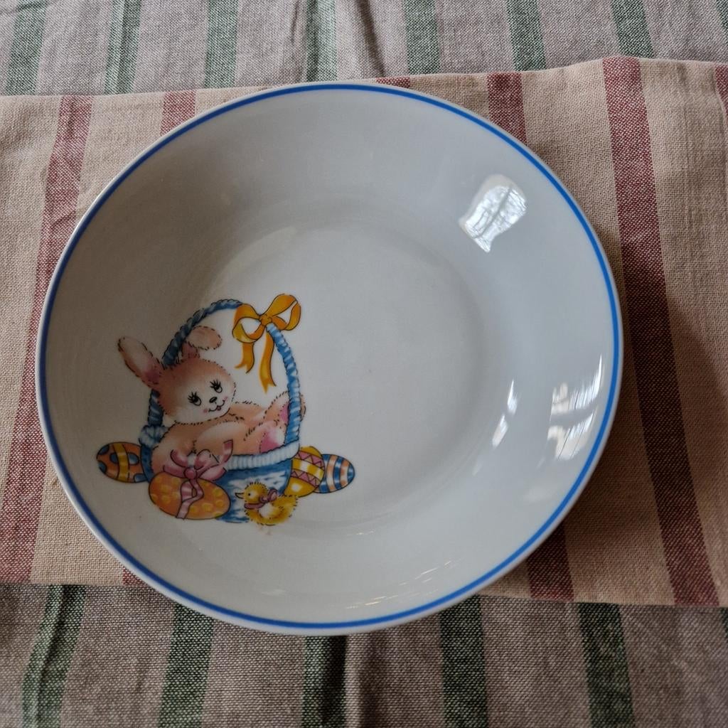 Petite assiette creuse en porcelaine, Antiquités & Art, Enlèvement ou Envoi