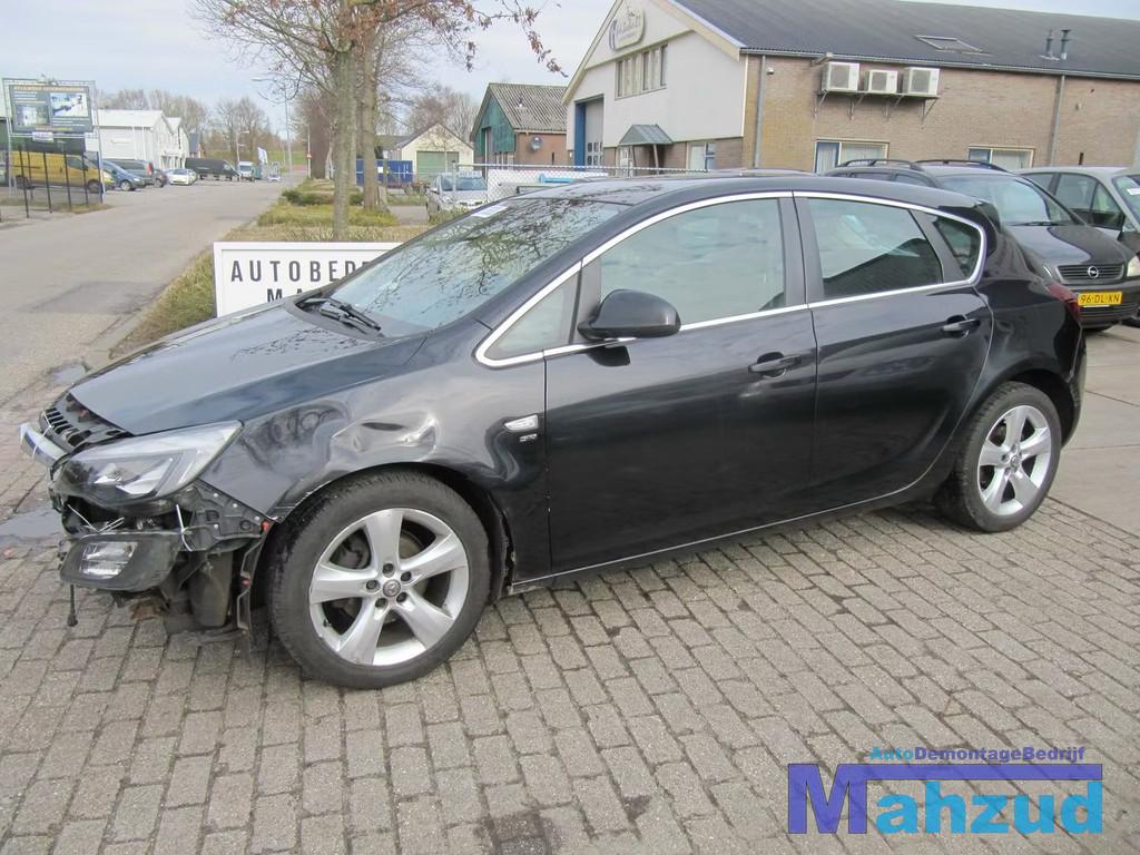 OPEL ASTRA J COMPLEET INTERIEUR 5 DEURS ZWART, Gebruikt, Opel Automobile GmbH, Kontakt@opel-infoservice.de, Opel