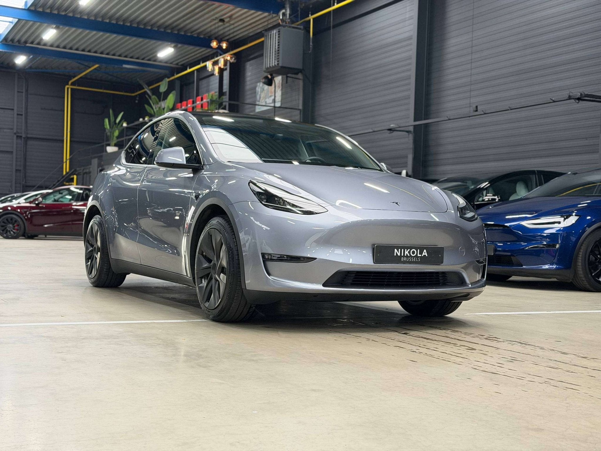Tesla Model Y LONG RANGE - ALL WHEEL DRIVE - AUTOPILOT, Autos, 378 kW, Argent ou Gris, Achat, Ordinateur de bord