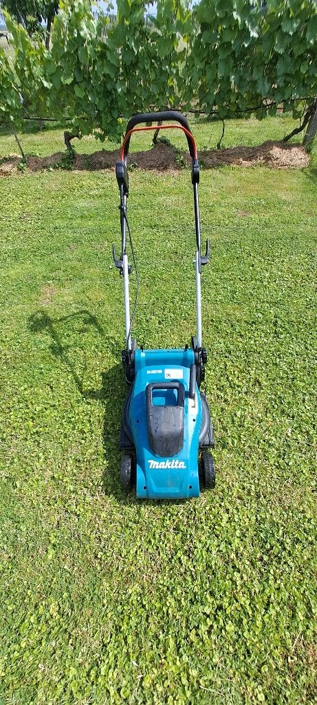 Grasmaaier Makita ELM7320, Tuin en Terras, Grasmaaiers, Ophalen, Gebruikt, Elektrische grasmaaier, Makkita