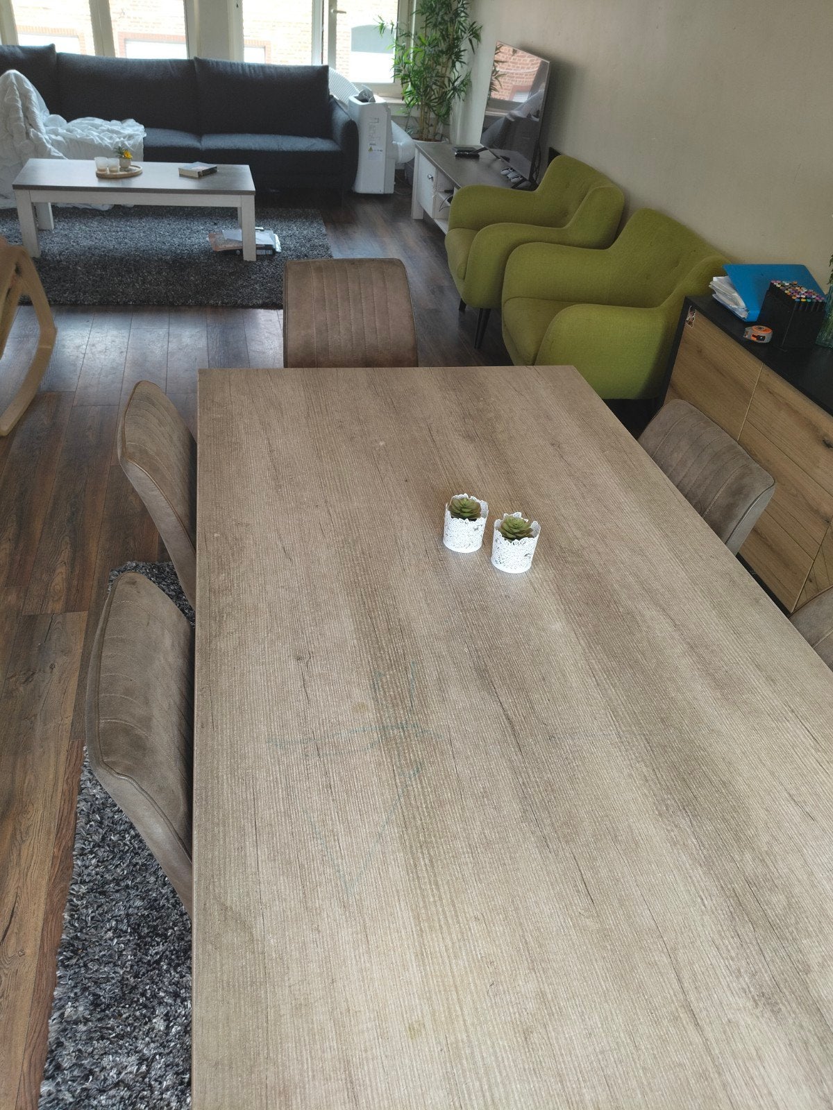 Woonkamerset bestaande uit salontafel, eettafel en tv-meubel, Ophalen