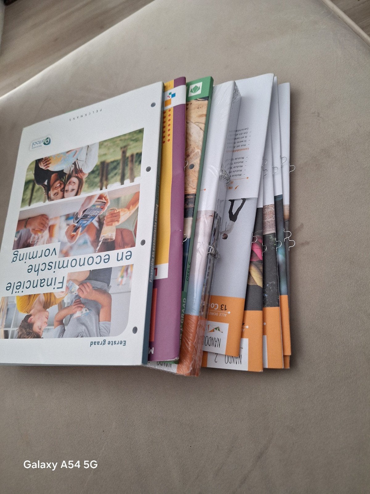 Schoolboeken 1e graad 2de middelbaar gloednieuw, Boeken, Schoolboeken, Ophalen of Verzenden, Nederlands