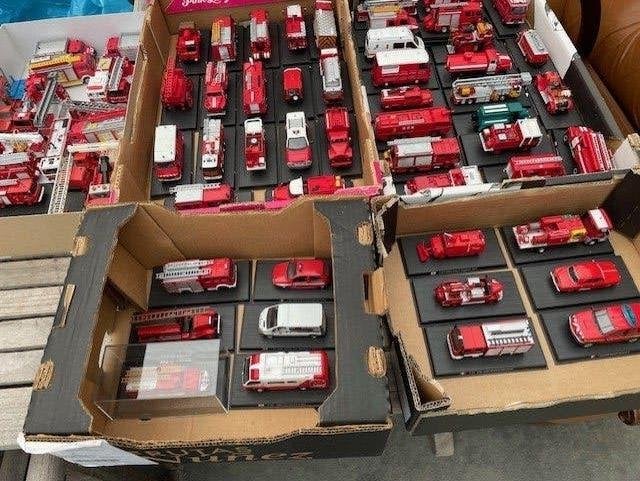 Partij/lot van 70 brandweerwagens, Verzamelen, Ophalen, Gebruikt