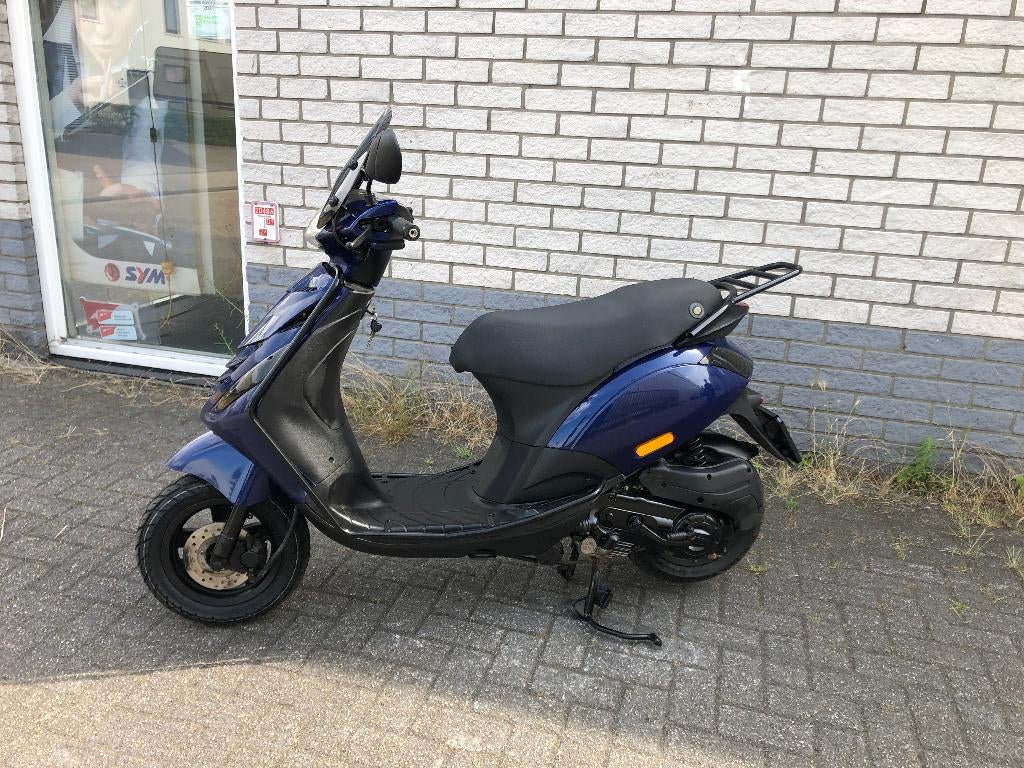 PRACHTIGE: PIAGGIO ZIP SP 45KM BMW BLAUW BJ2016 8000KM, Ophalen, Overige modellen, Benzine, 50 cc