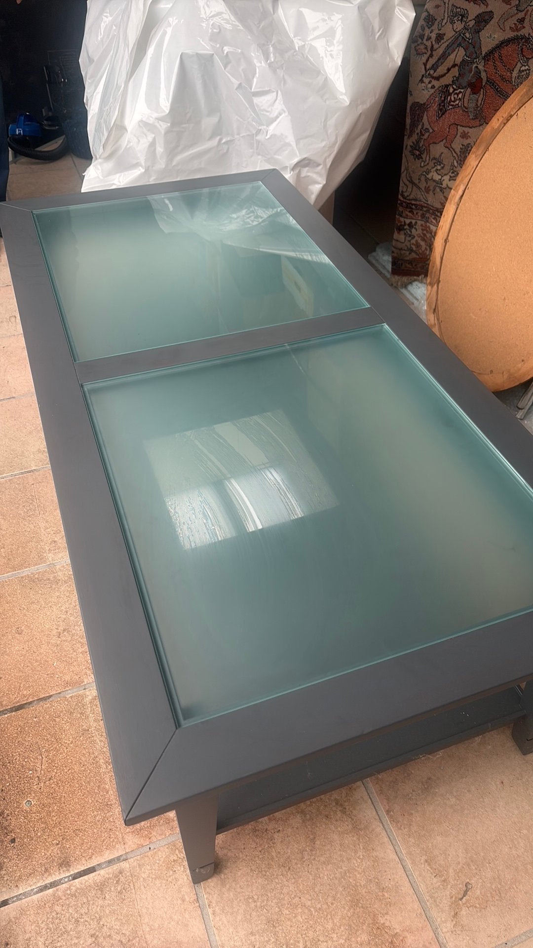 Houten salontafel met matglas, Huis en Inrichting, Ophalen, Gebruikt, Glas