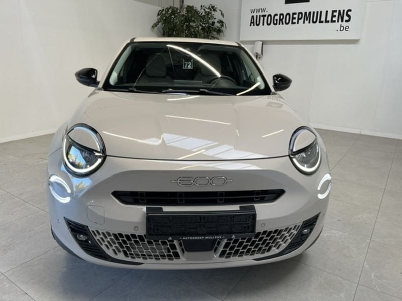 Fiat 600 1.2 Hybrid 100cv DCT La Prima, Auto's, Gebruikt, Euro 6, 1199 cc, 109 g/km