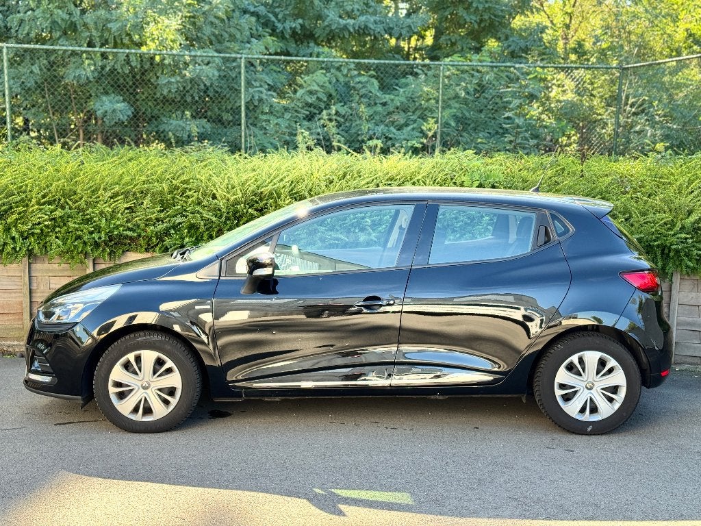 Renault Clio 0.9 Beperkte/12 maanden garantie, Auto's, Voorwielaandrijving, 898 cc, Stof, Zwart