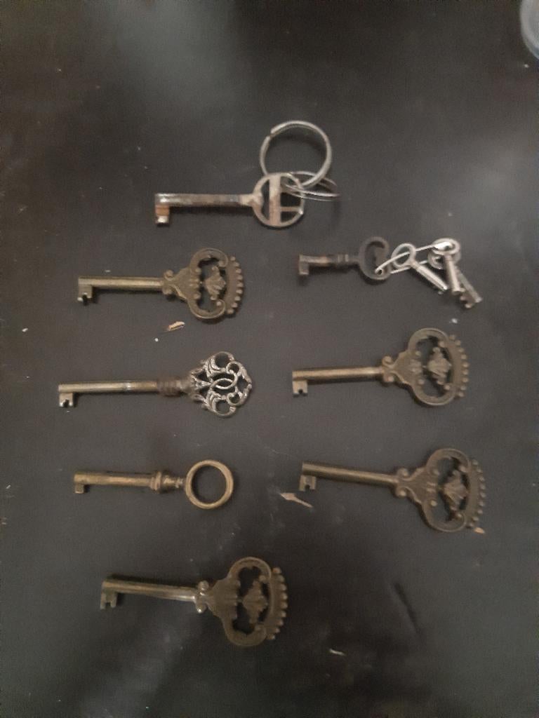 ancienne clefs d'armoire, Enlèvement ou Envoi