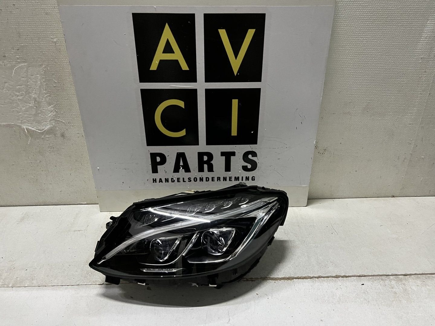 Koplamp Mercedes C Klasse W205 ILS LED links A2059063104, Gebruikt, -, Ophalen of Verzenden, -