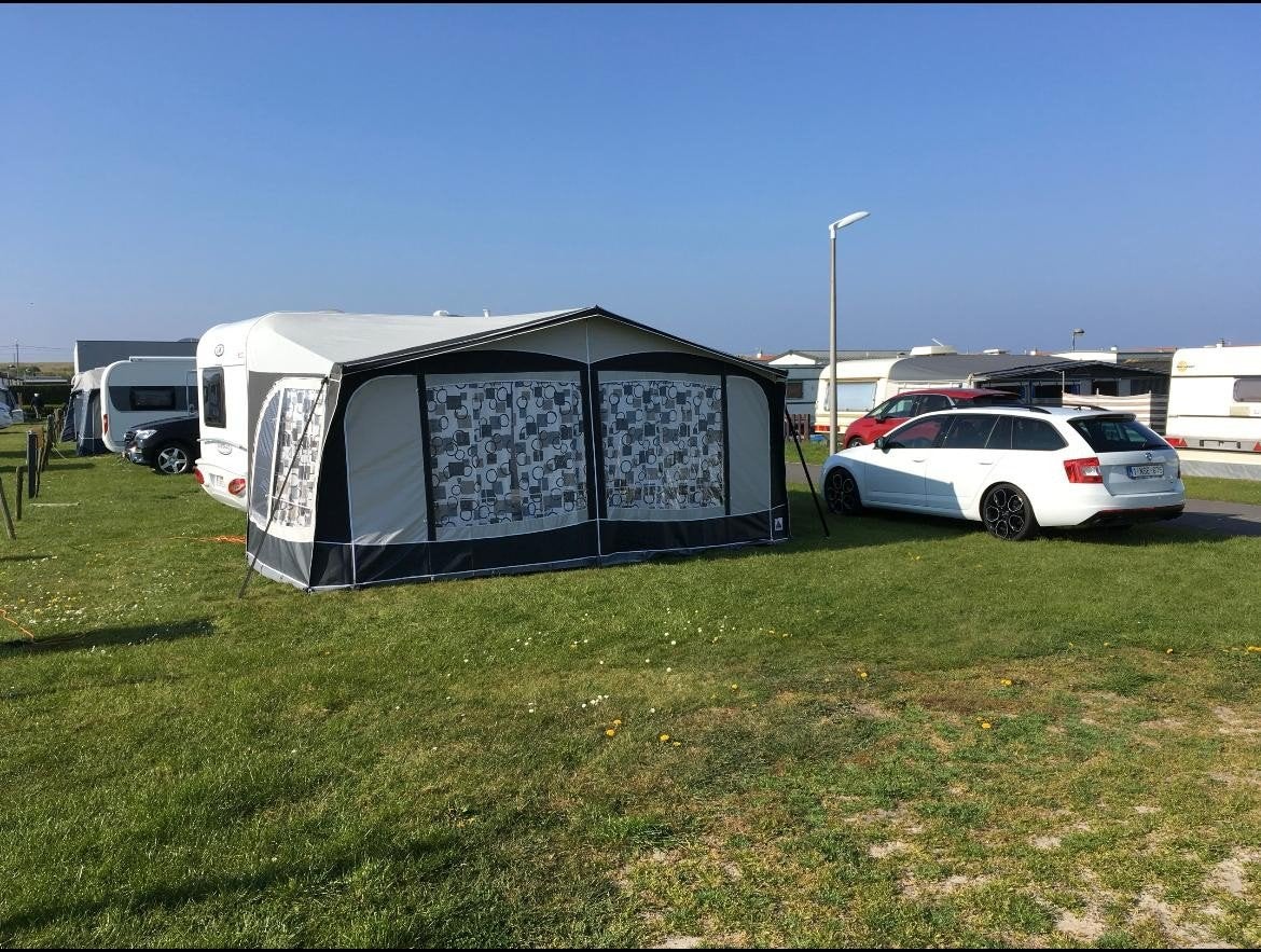 voortent, Ophalen, Zo goed als nieuw, Polyester, Dorema