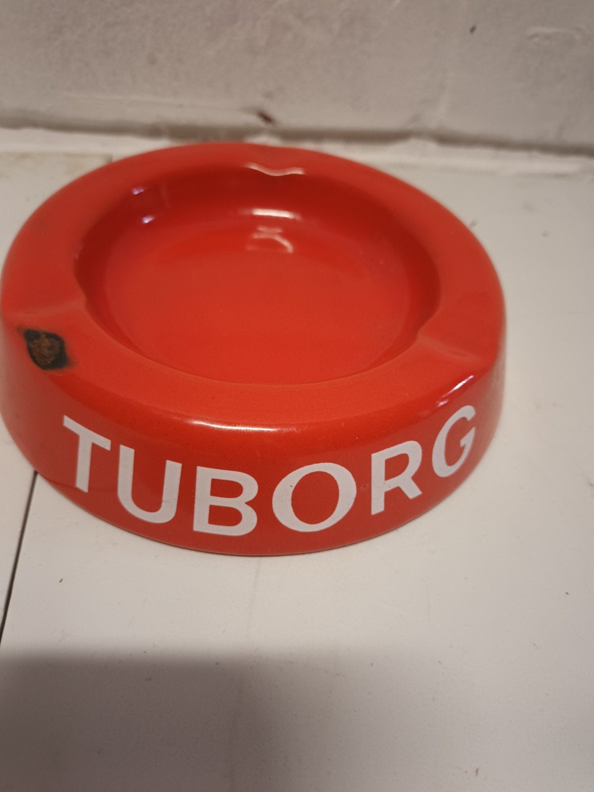 Emaille Tuborg asbak, Enlèvement ou Envoi, ###, ###, ###