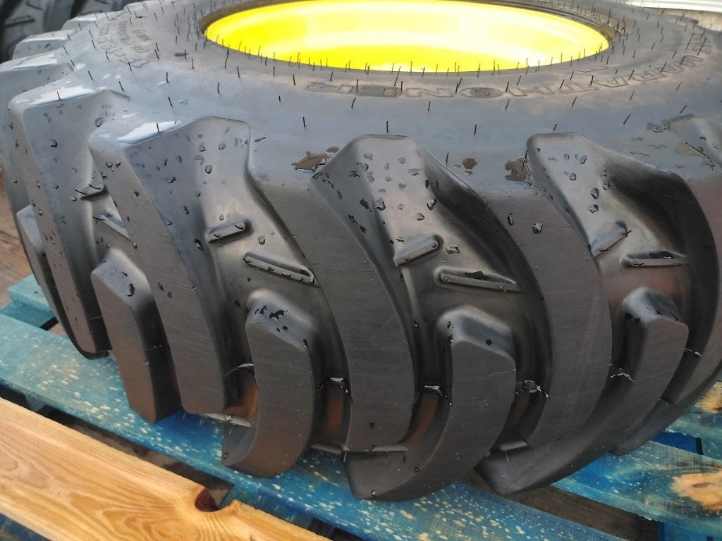John deere 3038E  banden met velgen, Ophalen