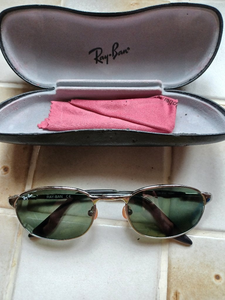 Zonnebril Ray ban en camera, Handtassen en Accessoires, Zonnebrillen en Brillen | Dames, Ophalen, Gebruikt, Zonnebril, Overige kleuren