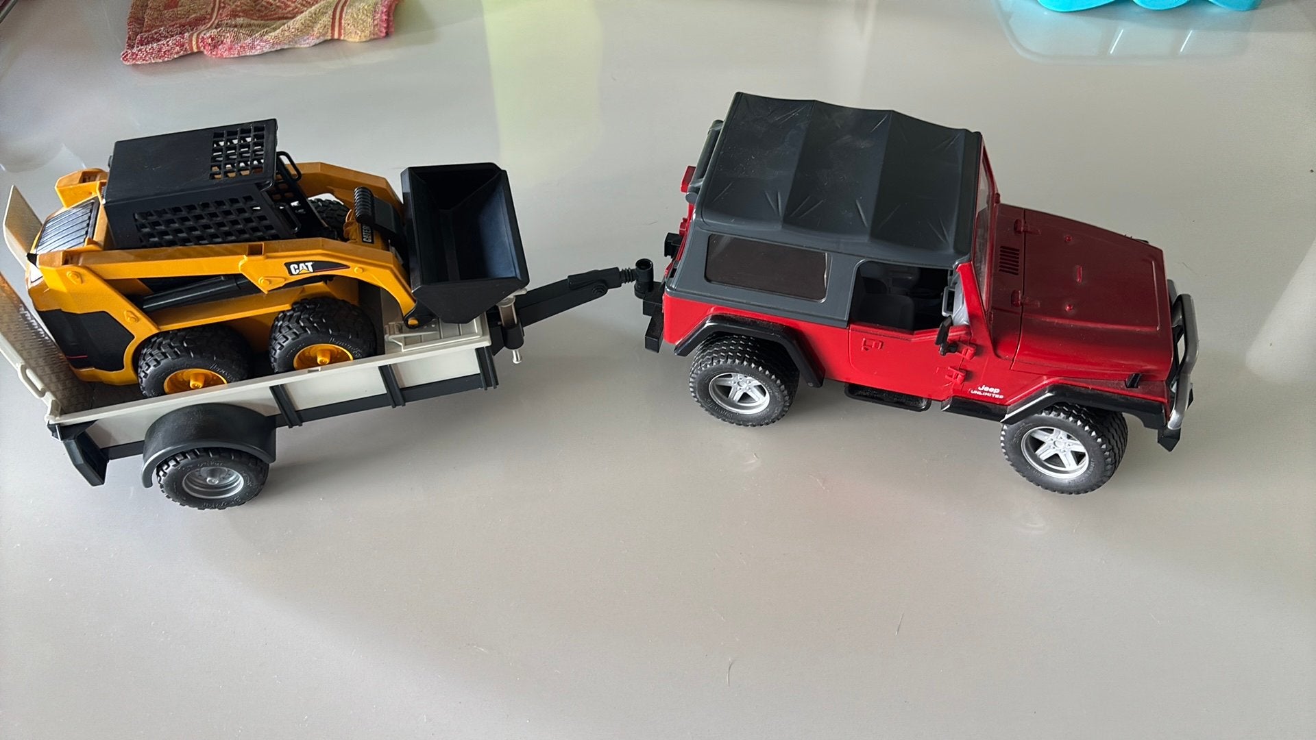 Bruder Jeep met aanhangwagen en compactlader, Hobby & Loisirs créatifs, Voitures miniatures | 1:24, Enlèvement, Utilisé