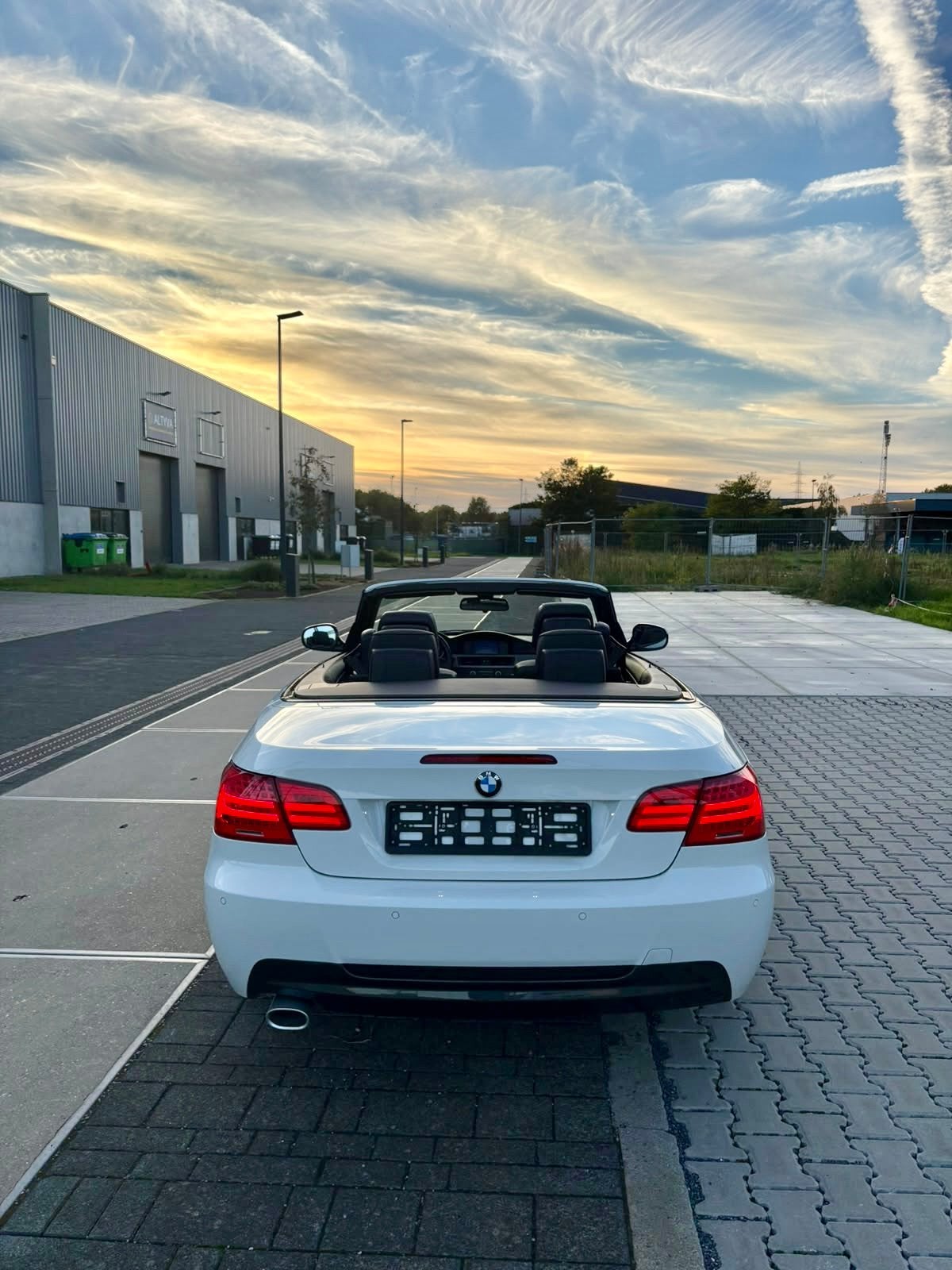 BMW 320D Cabrio ** M pakket ** Automaat E93 Facelift), Auto's, Automaat, Euro 5, Achterwielaandrijving, 1995 cc