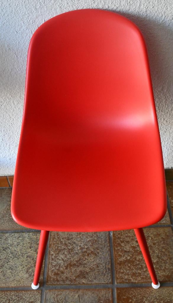 4 plastic stoelen rood met metalen poten, Huis en Inrichting, Stoelen, Ophalen, Zo goed als nieuw, Vier, Metaal
