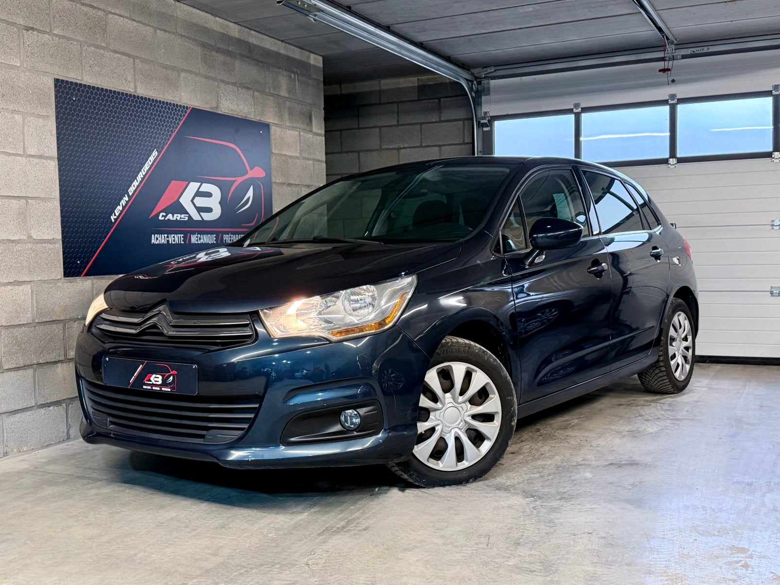 Citroen C4 • 2011 • 122.000 Kms • 1.6 VTI 120PK • Benzine, Voorwielaandrijving, Stof, Zwart, 4 cilinders