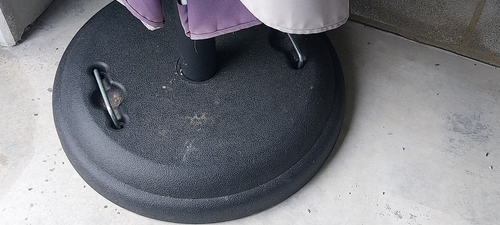 Betonvoet voor parasol (zonder parasol), Enlèvement