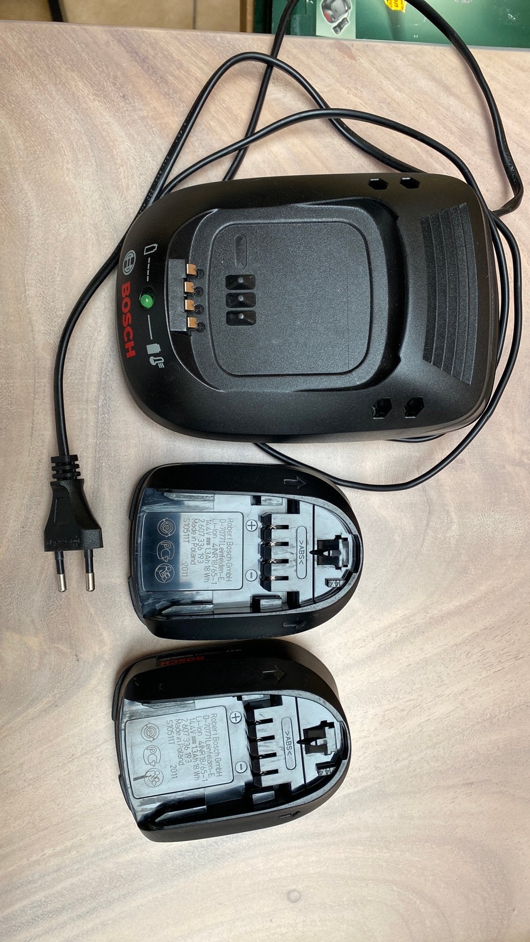 Chargeur et batteries BOSH pour foreuse/visseuse, Bricolage & Construction, Outillage | Foreuses, Enlèvement, Utilisé