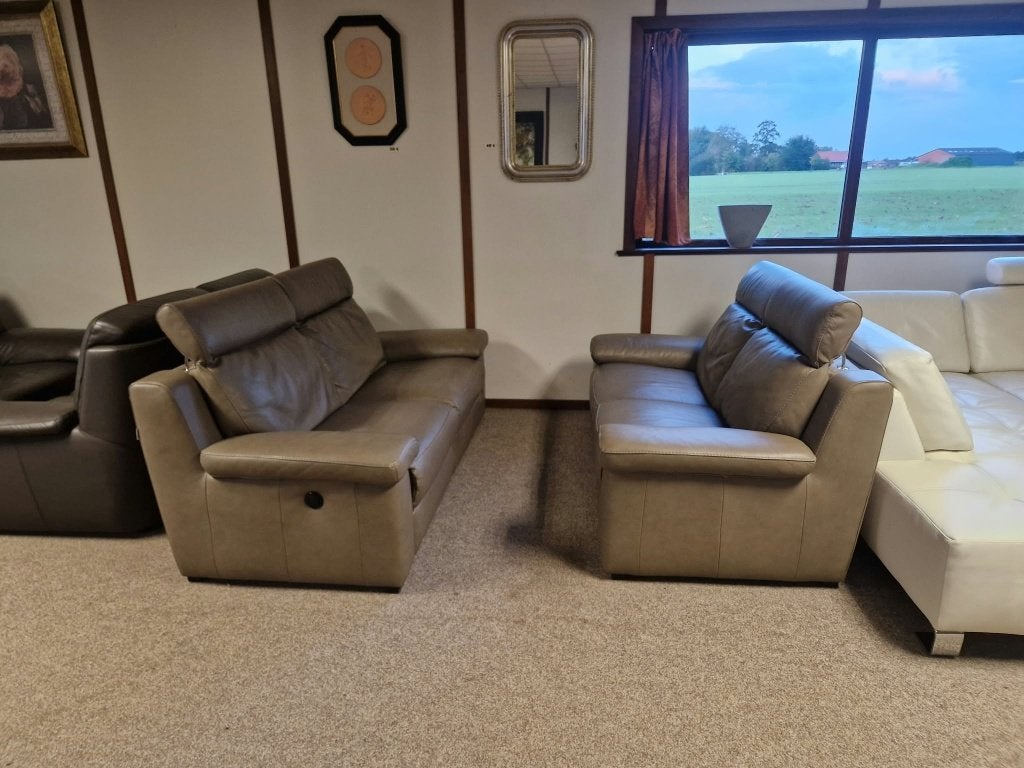 TAUPE LEDEREN SALON MET 2 ELEKTRISCHE RELAXEN 3 EN 2 ZIT, Ophalen, Gebruikt, Leer