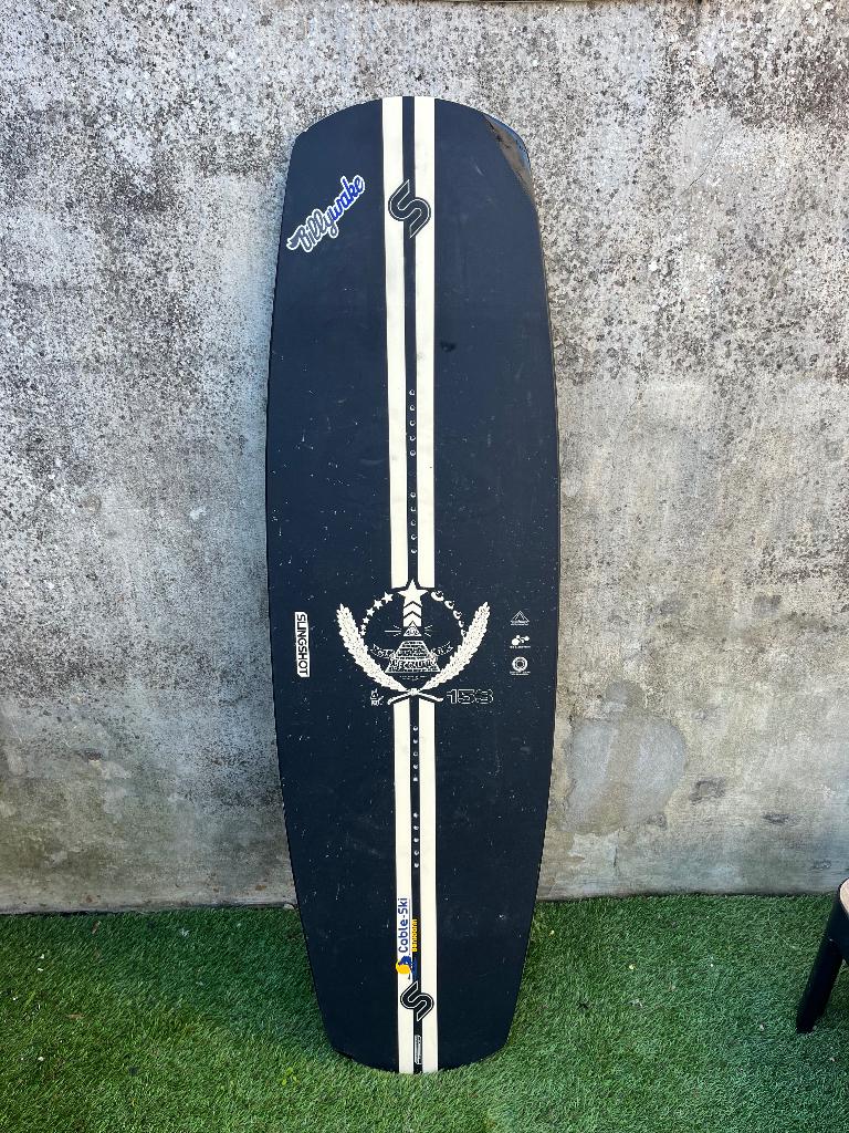 wakeboard slingshot 'the coalition' 153, Sports nautiques & Bateaux, Sports Nautiques & Bateaux Autre, Enlèvement, Utilisé