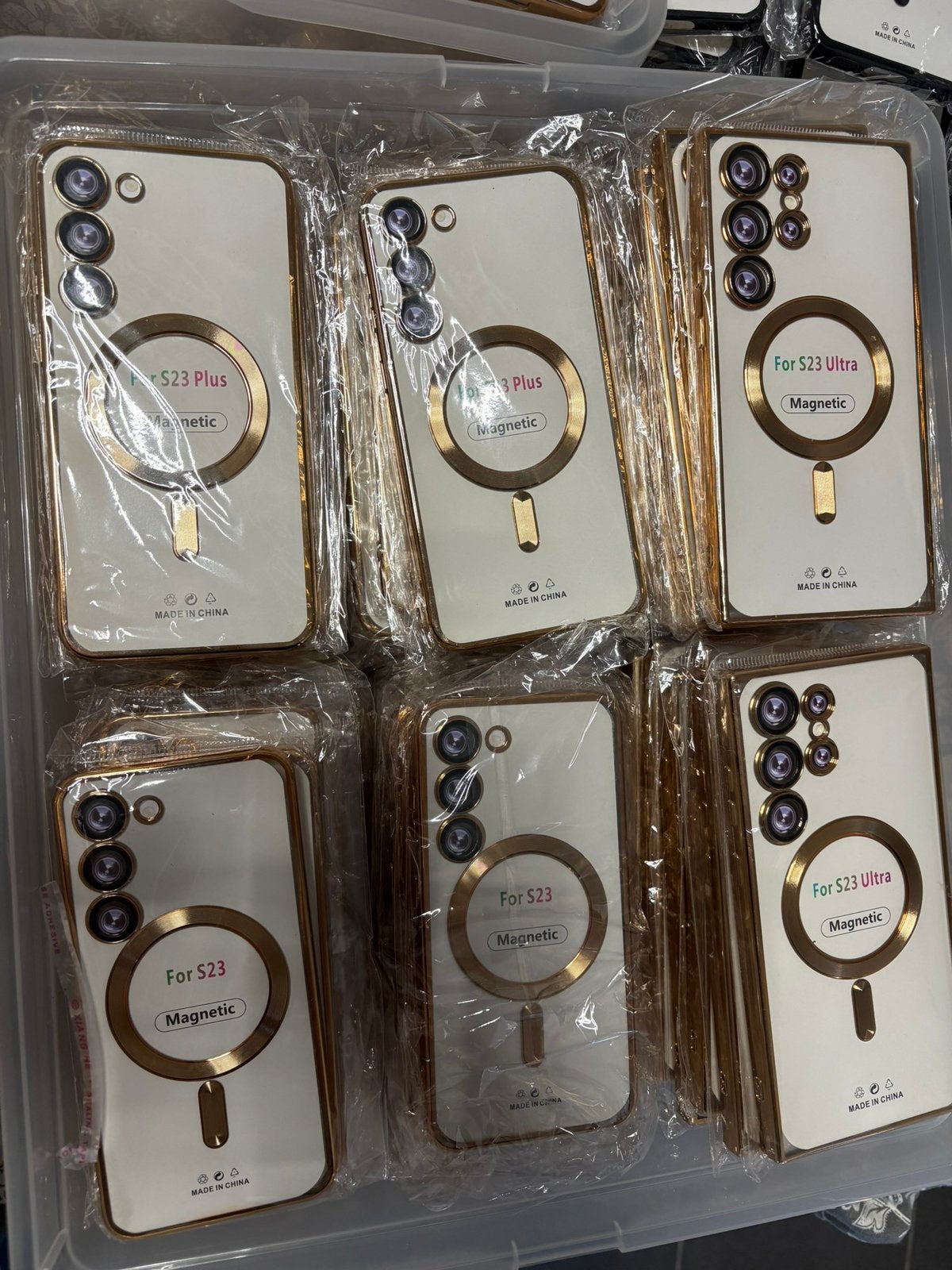 Coques dorée transparente MagSafe — Samsung Galaxy S23 Serie, Enlèvement ou Envoi, Comme neuf, Chargement sans fil