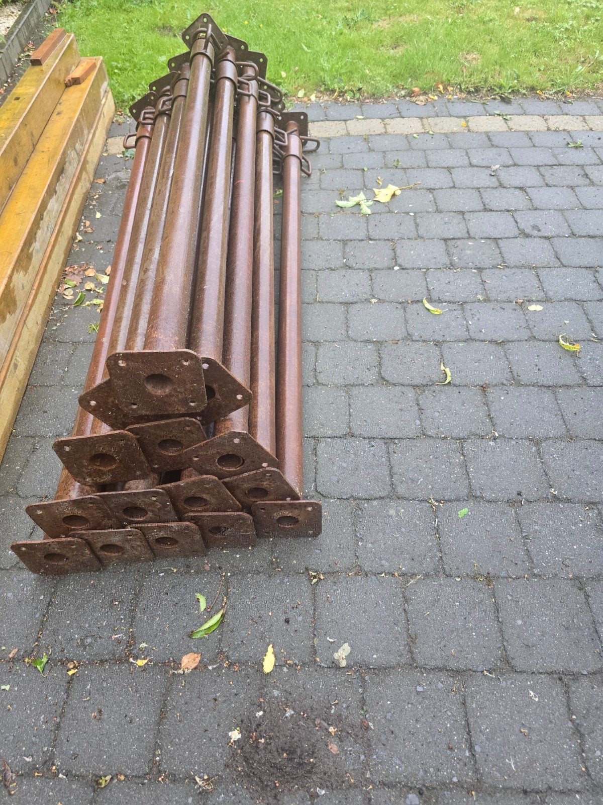 15 bouw stippen, Enlèvement