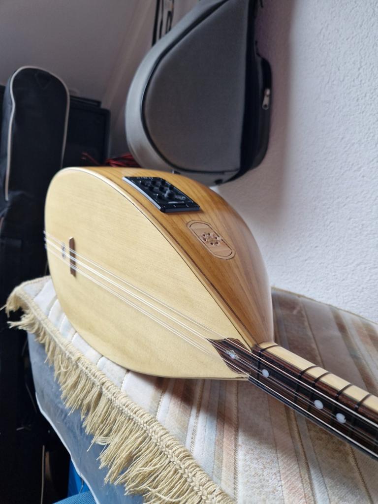 Saz (Turks Instrument) Dut Yaprak 40 Tekne, Musique & Instruments, Instruments à corde | Guitares | Acoustiques, Enlèvement, Neuf