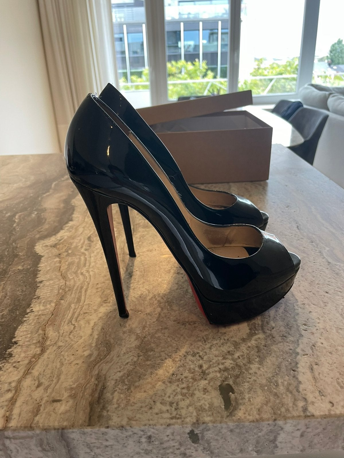Christian Louboutin lady peep toe, Vêtements | Femmes, Chaussures, Chaussures à haut talons, Porté, Noir, Envoi