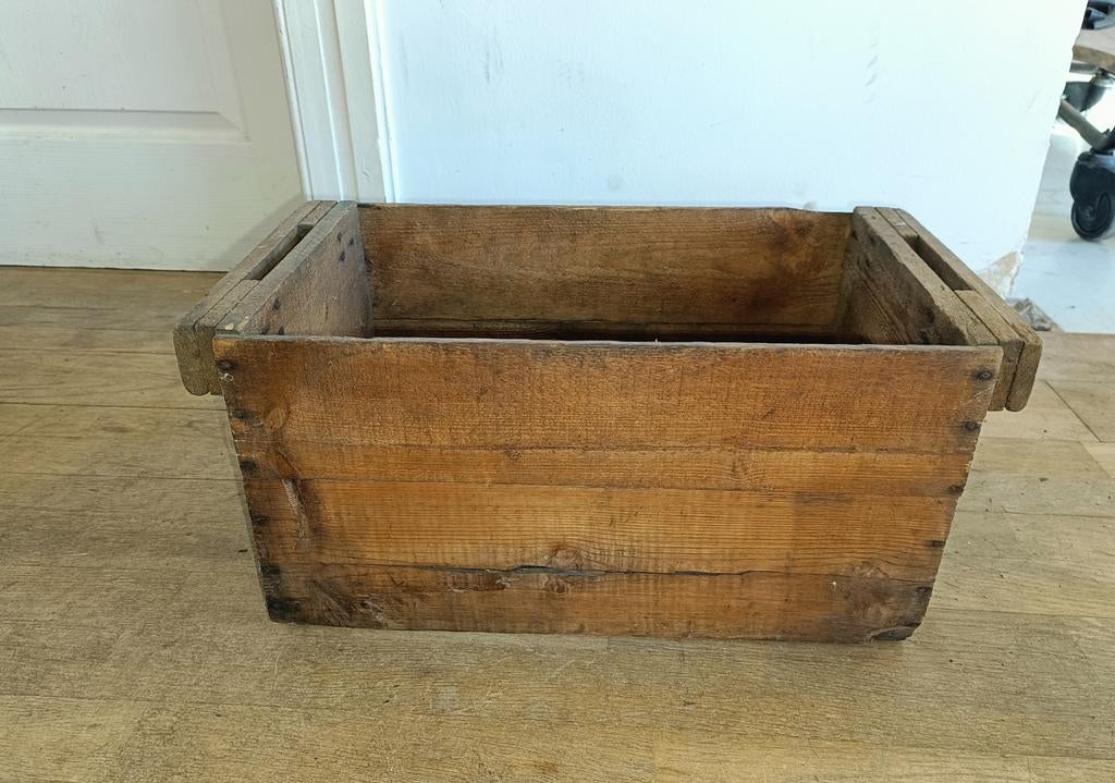 Caisses diverses et cuve en maçonnerie ancienne, Enlèvement