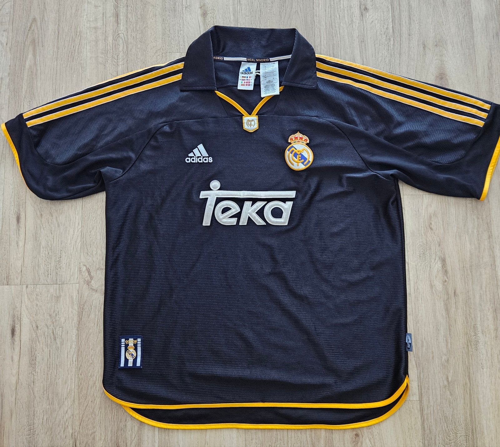 Real Madrid voetbalshirt 1999, Maat S, Ophalen of Verzenden, Zo goed als nieuw