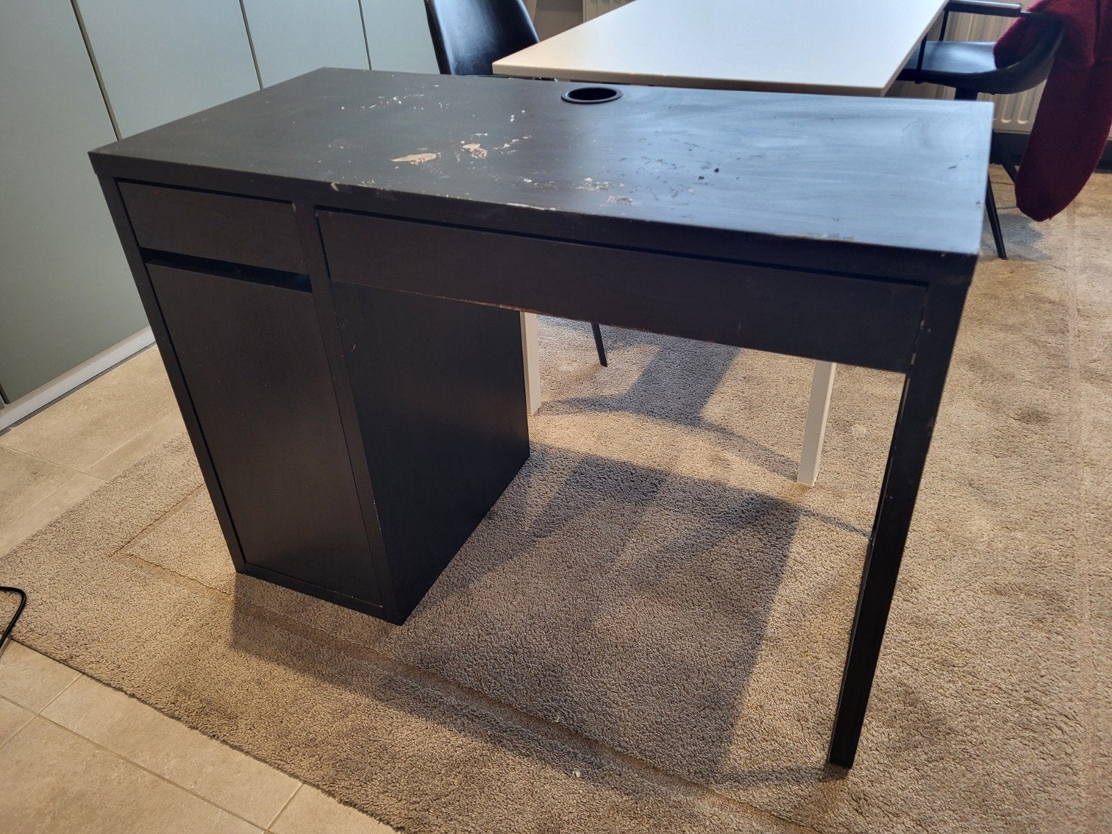 GRATIS  bureau ikea. bovenblad beschadigd, Huis en Inrichting, Ophalen, IKEA