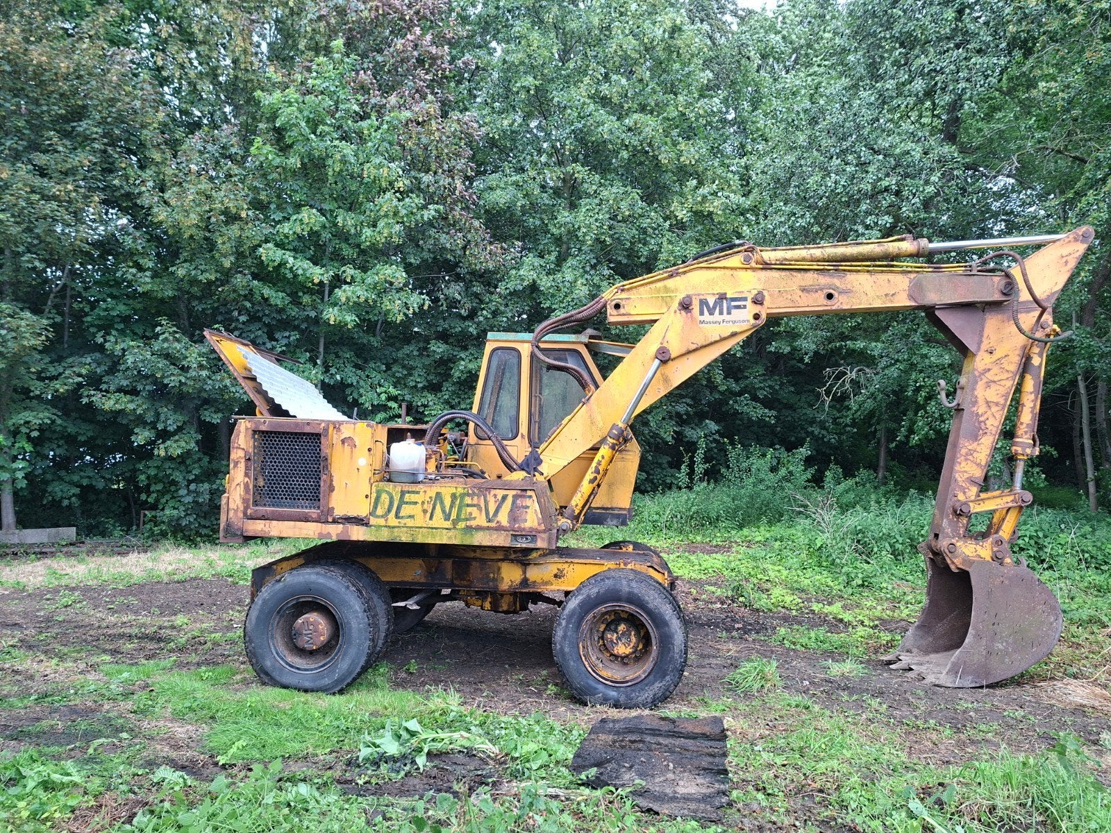 Bandenkraan Massey Ferguson, Enlèvement