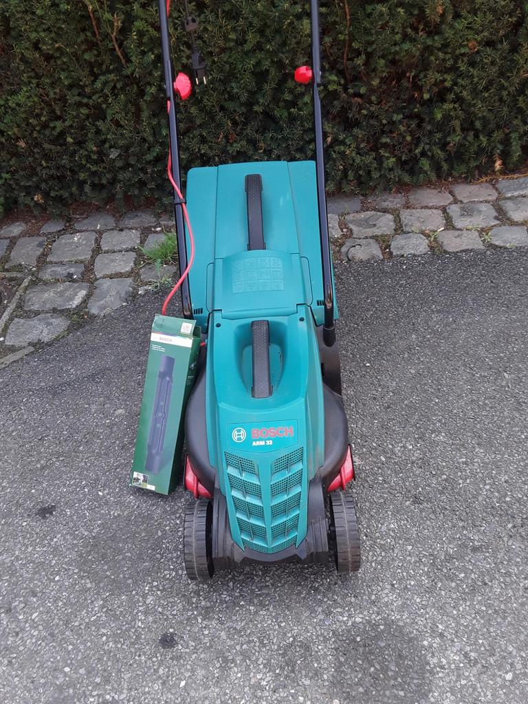 Grasmachine bosch arm 32, Tuin en Terras, Ophalen, Cirkelmaaier, Bosch ARM 3200, Elektrische grasmaaier