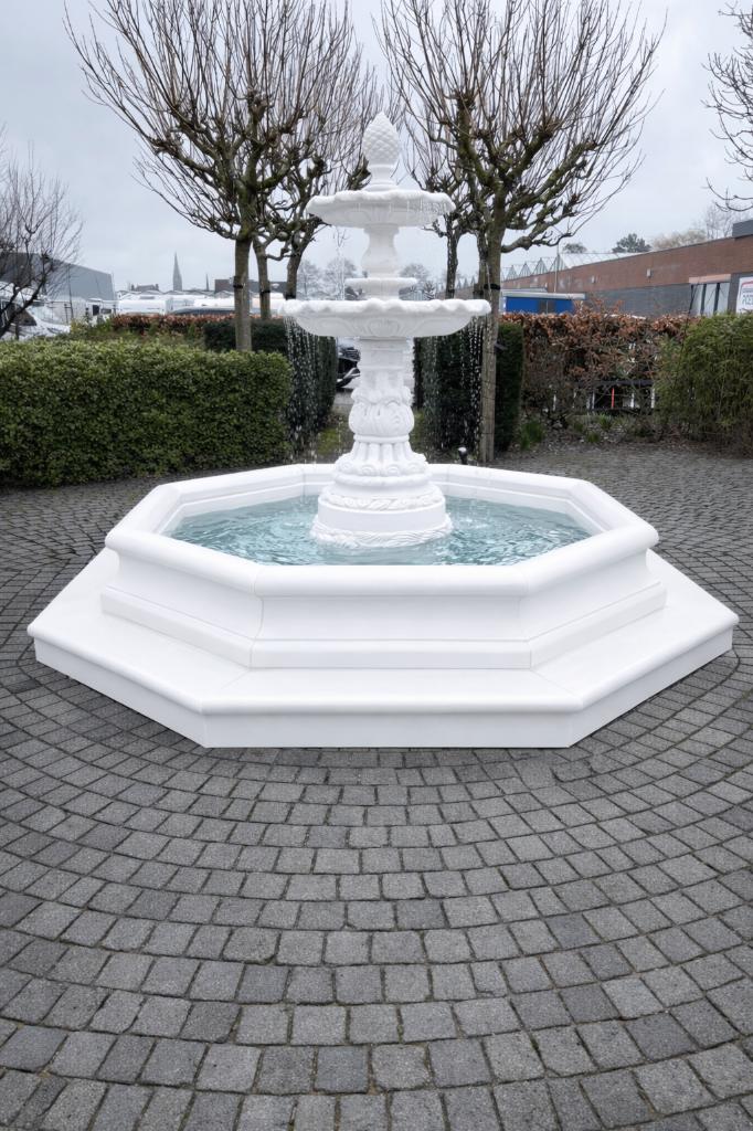 Fontein met rand, Ophalen, Zo goed als nieuw, Beton, Fontein