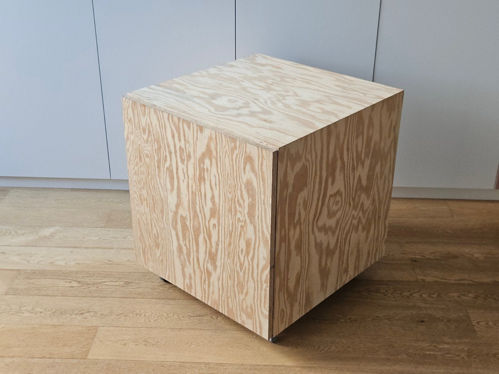 Meuble cube multiplex 60x60x60 cm, Enlèvement, Utilisé