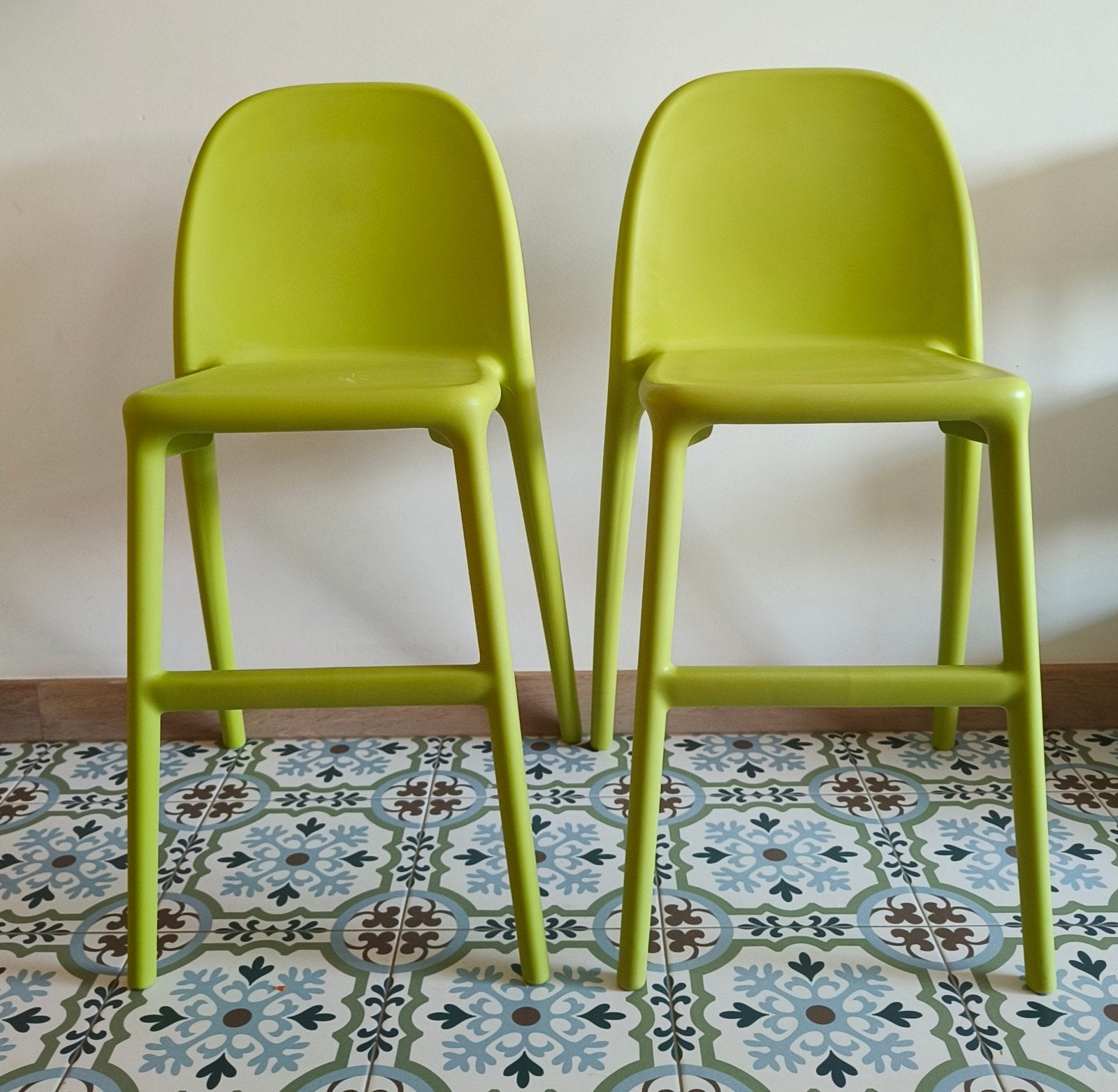 2 hoge kinderstoelen, Ophalen