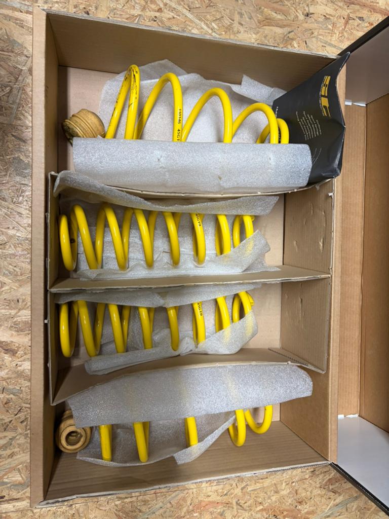 ST Suspension korte veren (-30 mm) Golf 7/A3/Leon, Auto-onderdelen, Ophanging en Onderstel, Volkswagen, Gebruikt, Ophalen