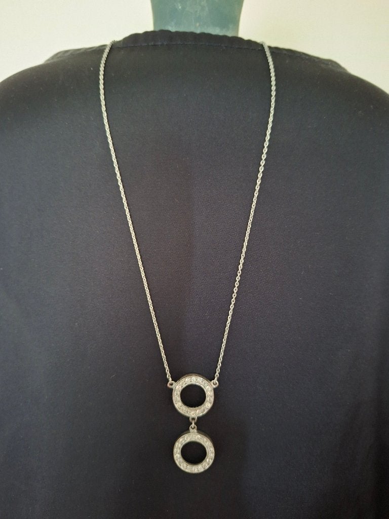 Zilveren halsketting met 2 ringen, Handtassen en Accessoires, Kettingen, Met hanger, Gebruikt, Ophalen of Verzenden, Zilver