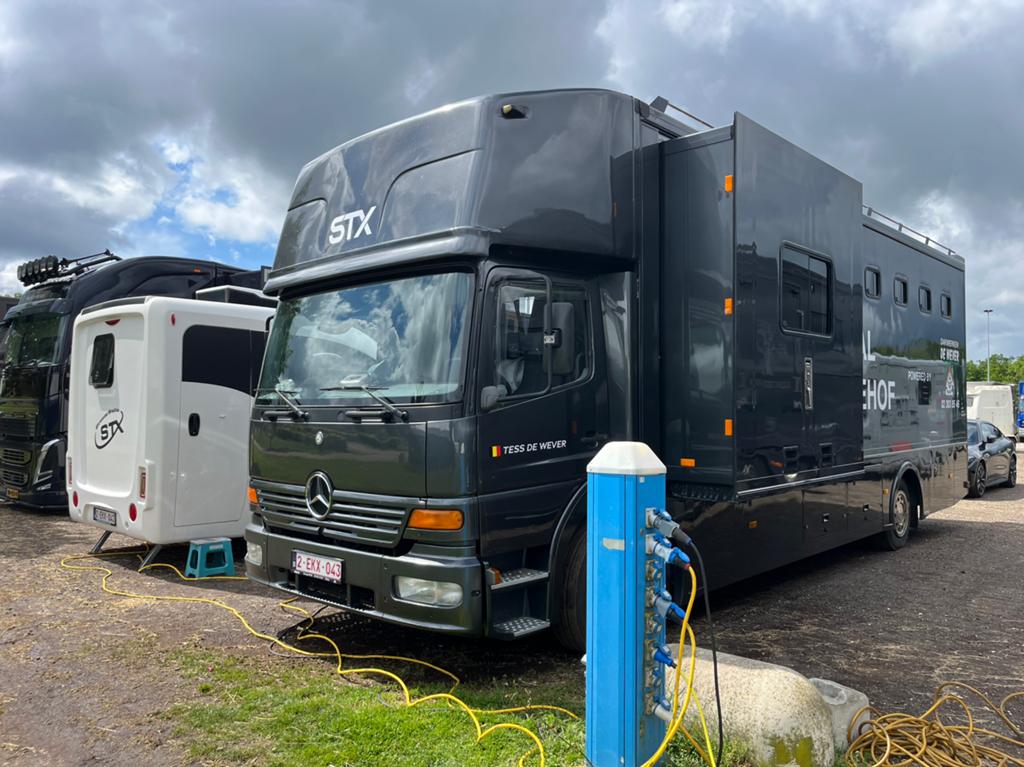 Paardenvrachtwagen en groom suite te koop, Dieren en Toebehoren, Ophalen