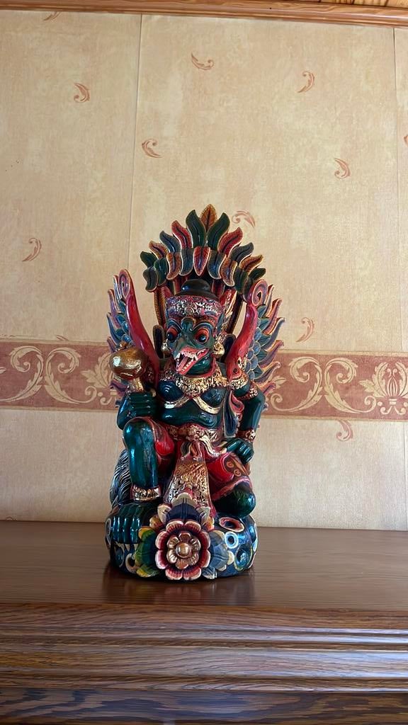 Draak in hout, Ophalen, Zo goed als nieuw