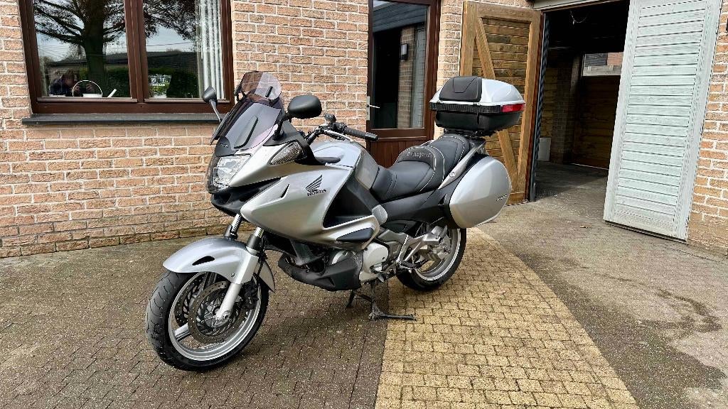 Honda Deauville NT700V, Motos, Motos | Honda, Poignées chauffantes, Permis Moto A, Tourisme, Occasion