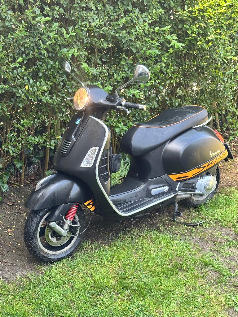 Vespa GTS Supersport 125cc, Fietsen en Brommers, Ophalen, Gebruikt, Vespa S, 125 cc