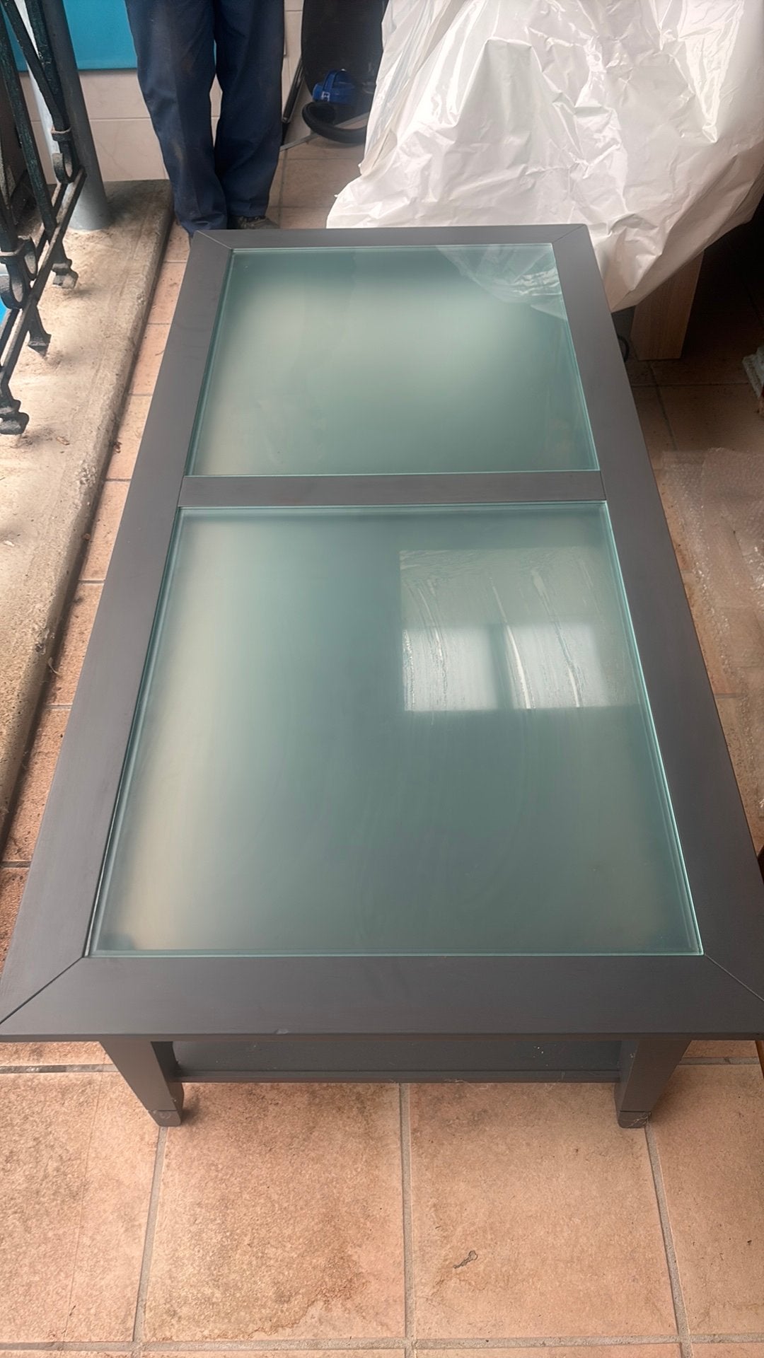 Houten salontafel met matglas, Ophalen, Gebruikt, Glas