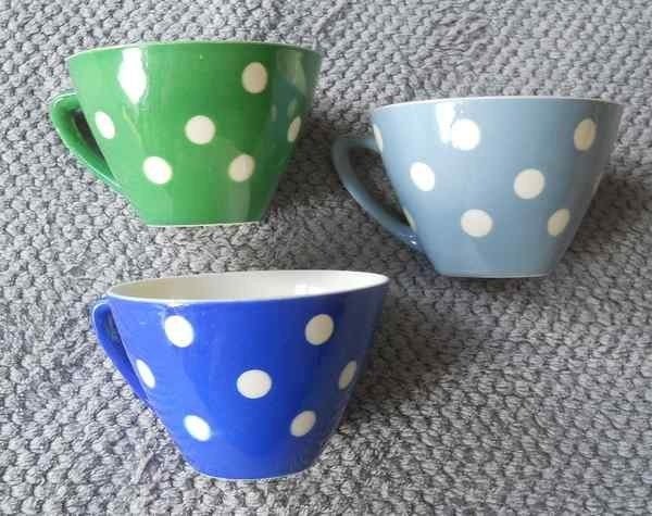 Lot de 3 tasses Boch (décor à pois), Antiquités & Art, Enlèvement