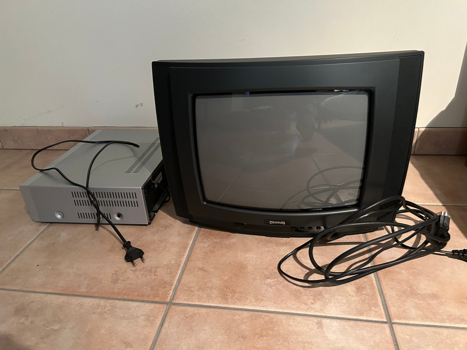 Magnum tv, Ophalen, Gebruikt, Minder dan 40 cm, Overige merken